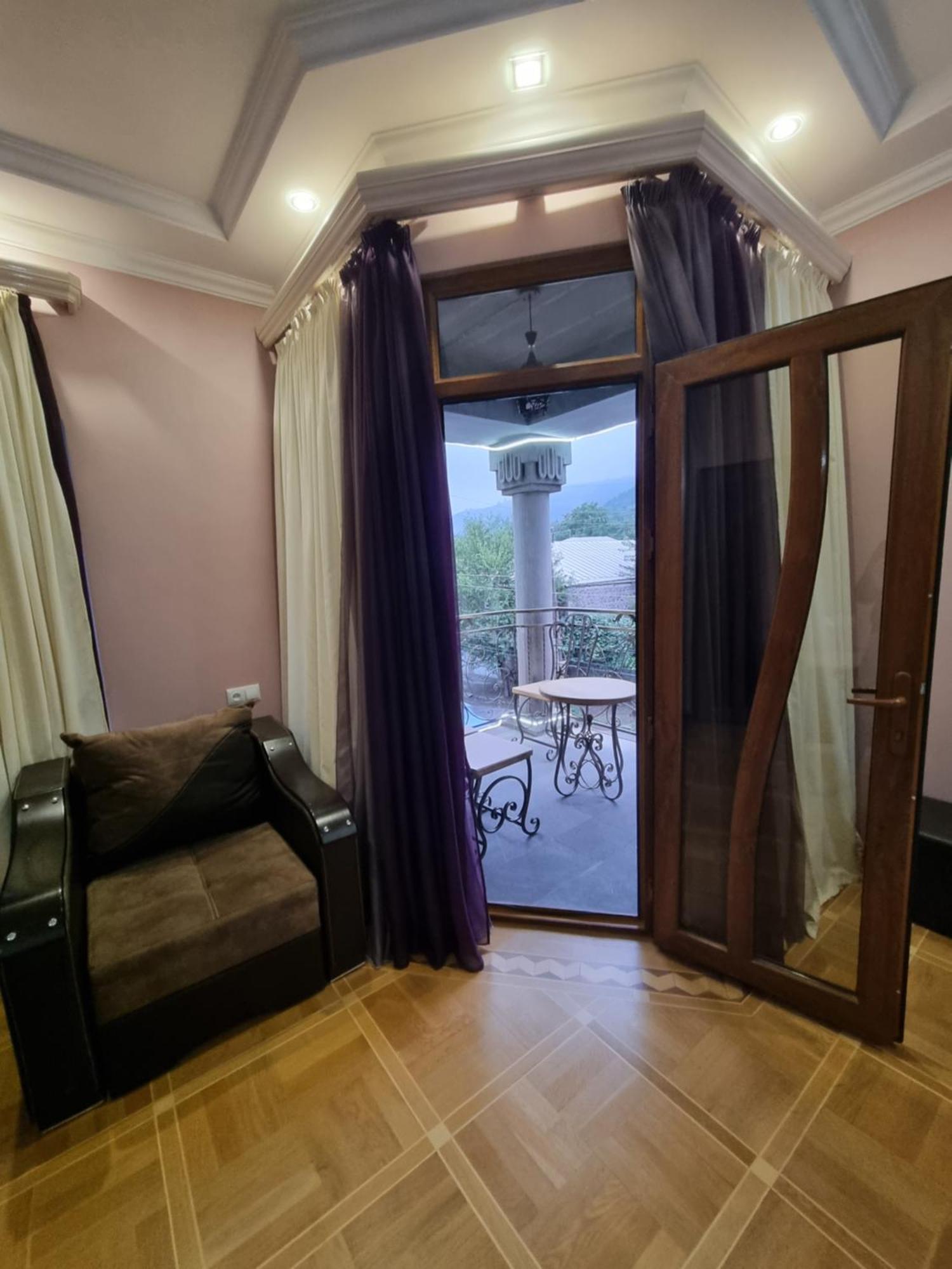 Rubin Hotel Goris Extérieur photo