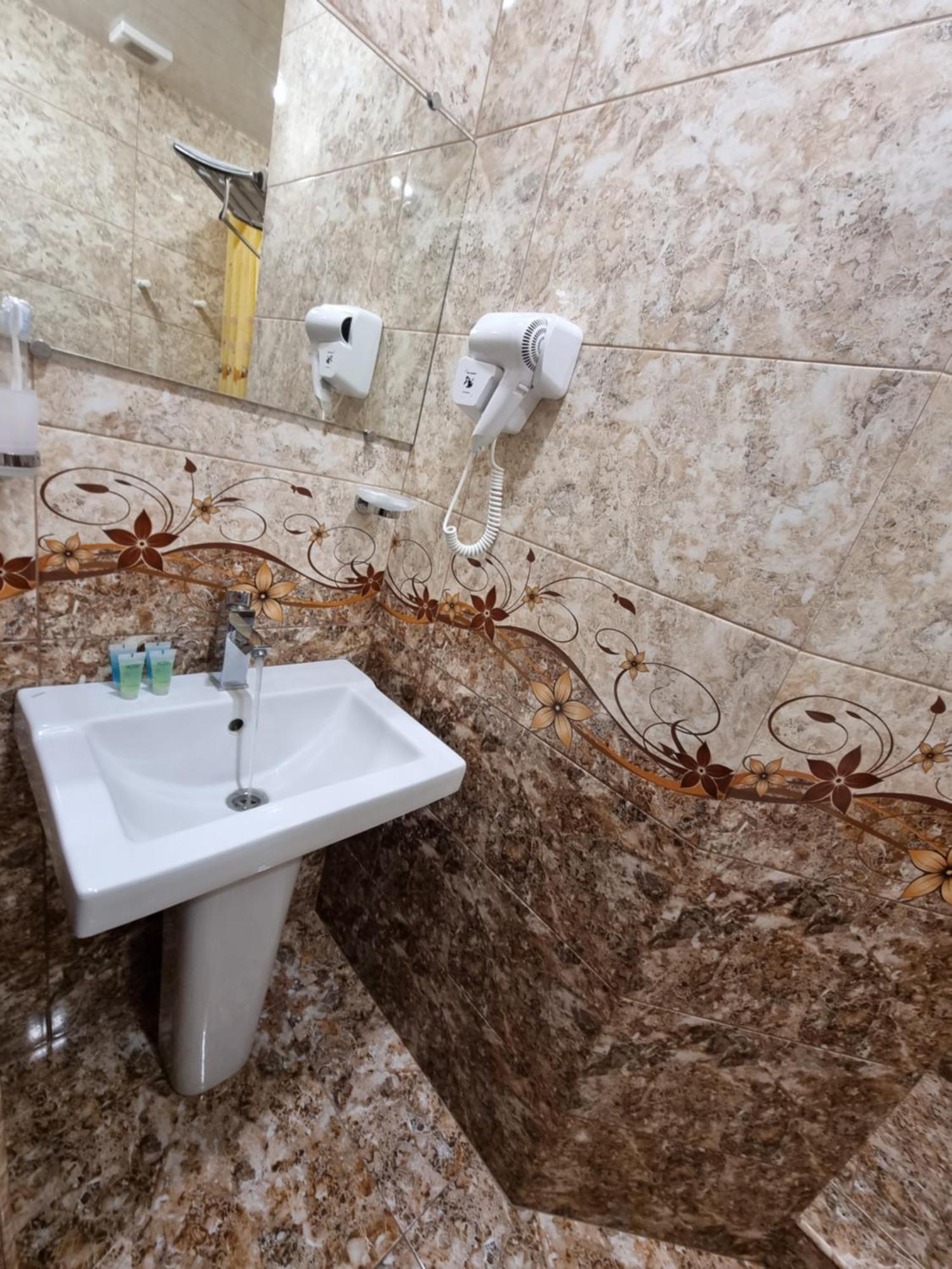 Rubin Hotel Goris Extérieur photo